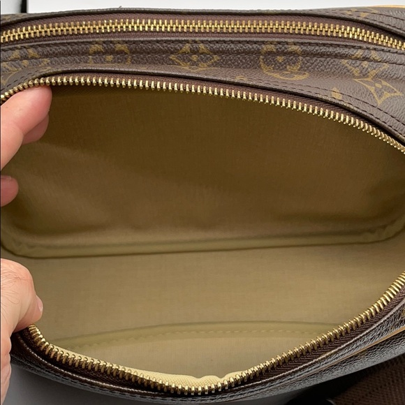 Authentic Louis Vuitton Reporter PM Crossbody Bag - Picture 9 of 13